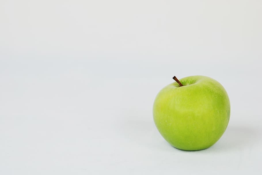 minimalist photography of green apple on white background, Fruit HD wallpaper