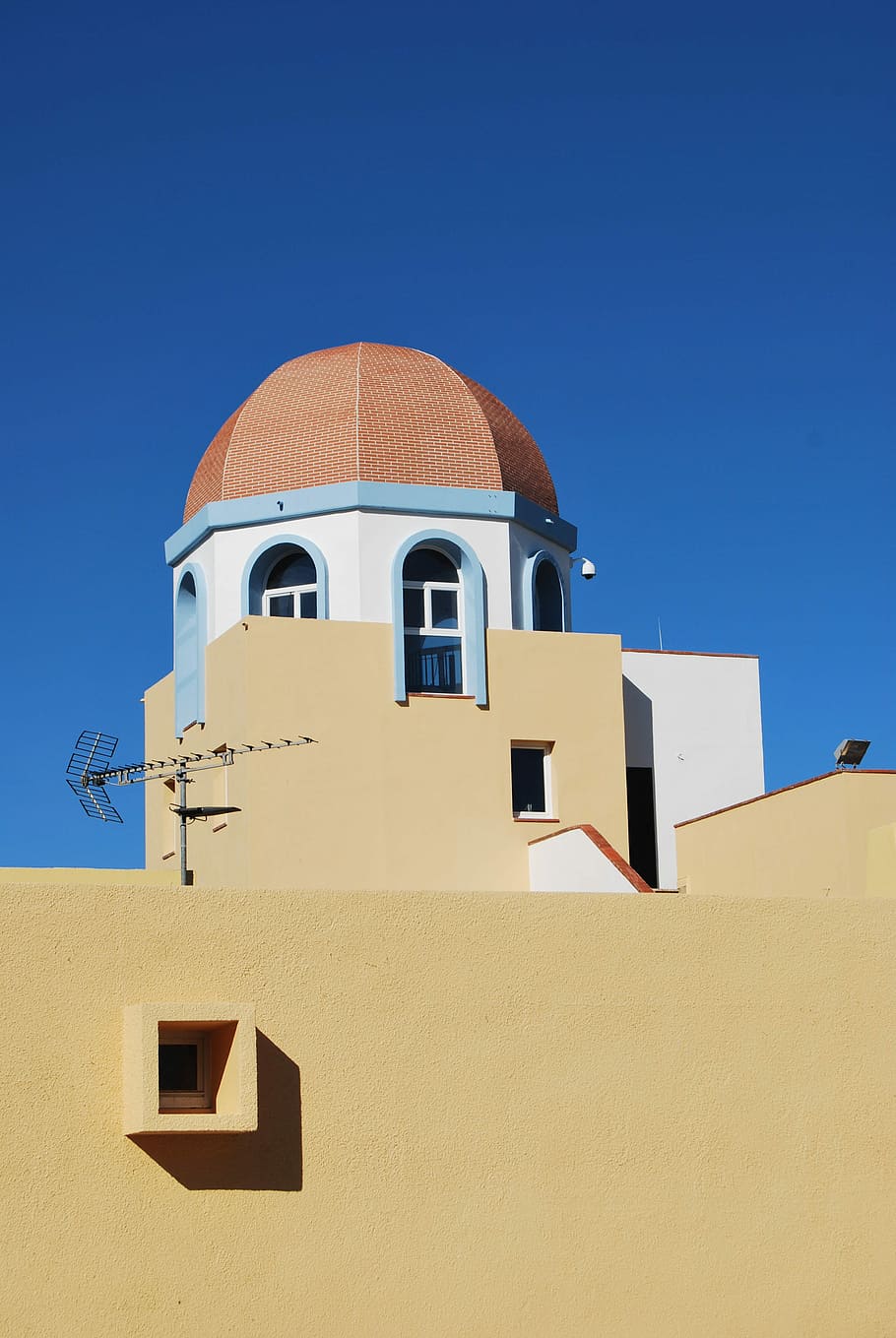 architectural photography of building, landscape photography of beige castle HD wallpaper