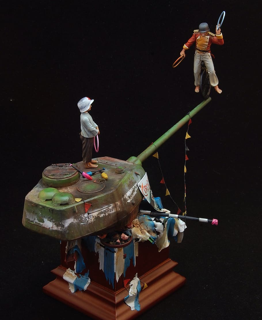 circus, miniature, war, human representation, male likeness HD wallpaper