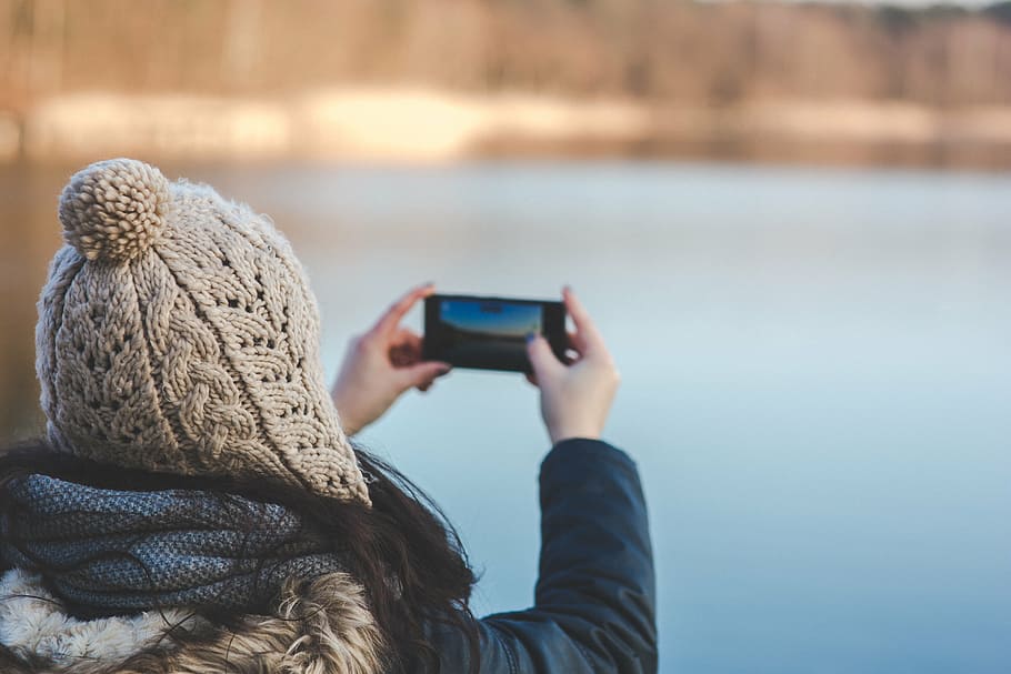 cell, girl, hands, hat, mobile, mokup, phone, picture, screen HD wallpaper