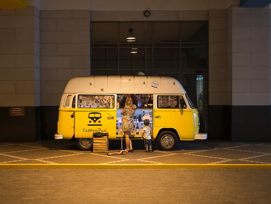 woman and child standing in front of yellow bus in car park, photo of woman and child standing near yellow and white minivan, HD wallpaper