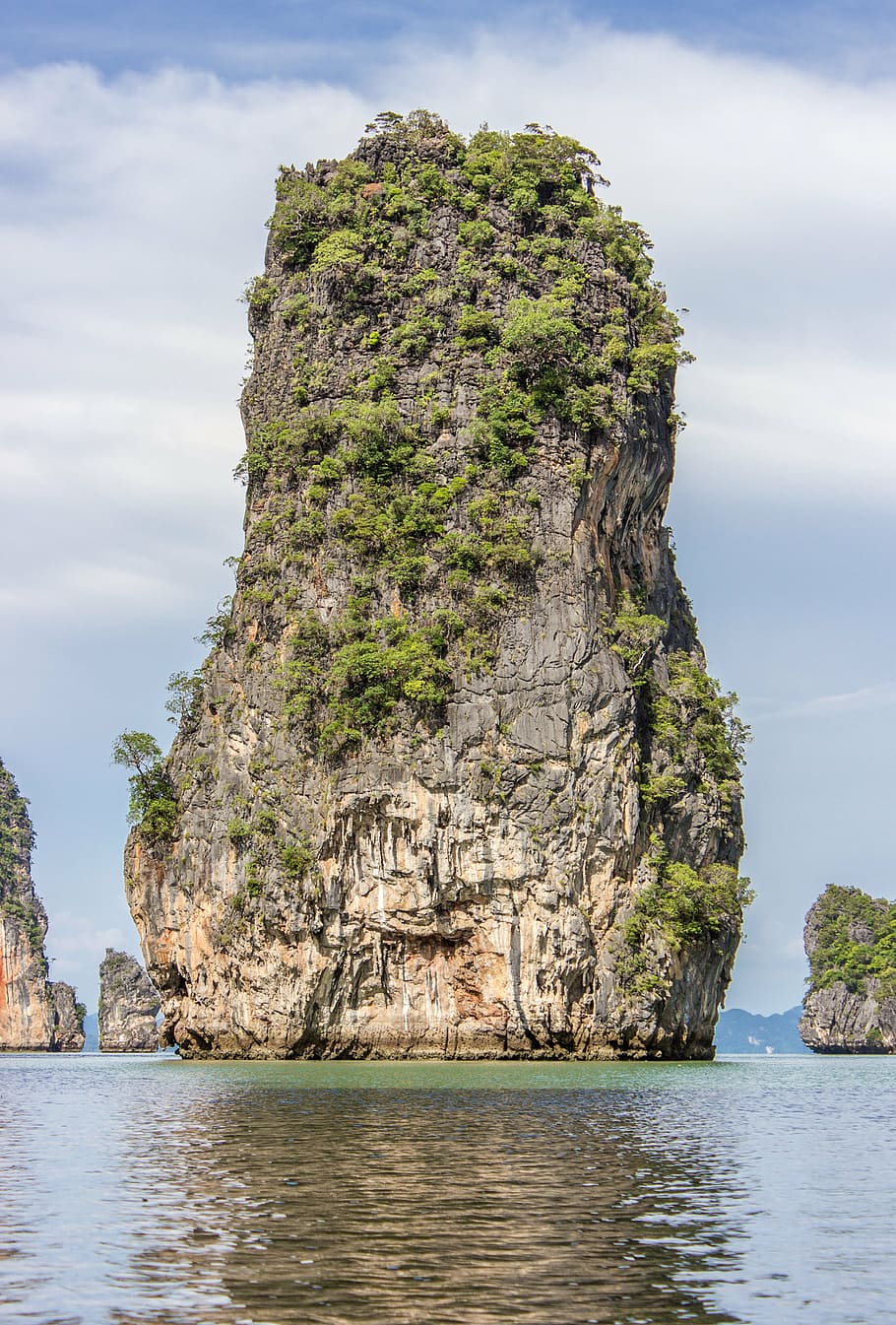 Towers island. Зеркальные острова. Зеркальный остров растений. Зеркальный остров воды. Зеркальный остров воздуха.