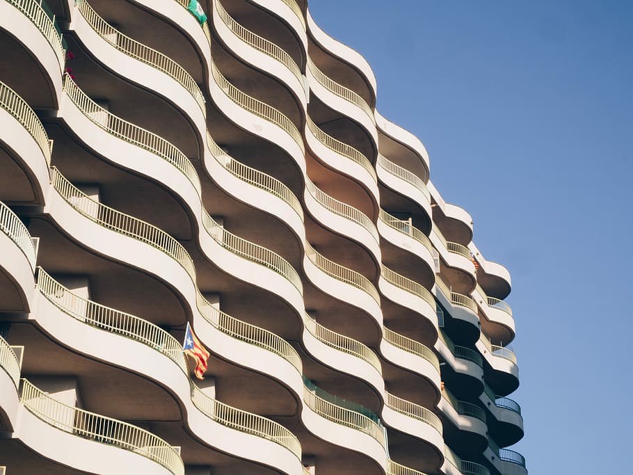 white concrete building low angle photography, low-angle photo of high-rise building HD wallpaper