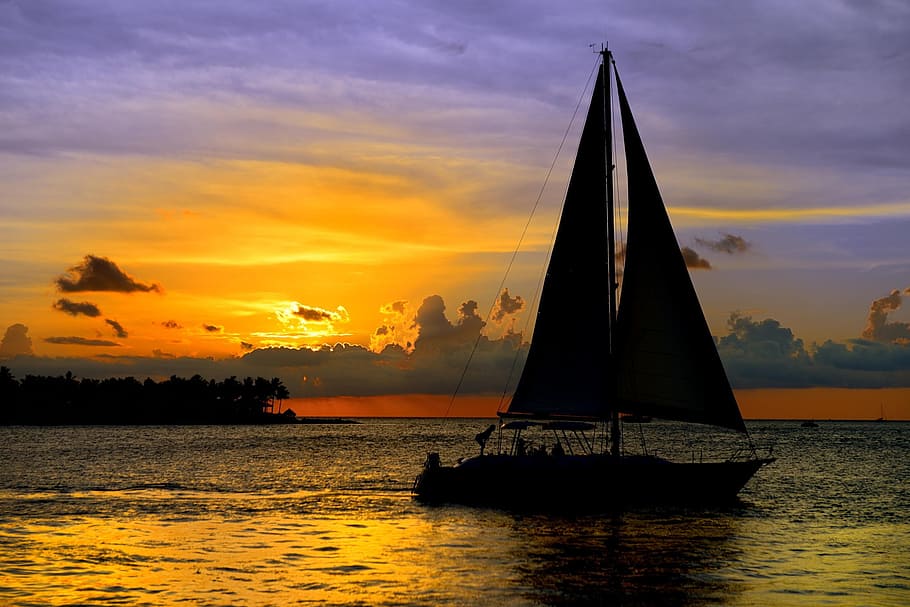 sea, dawn, sky, sunset, beach, boat, clouds, dusk, evening, island HD wallpaper