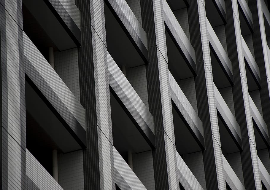 low angle photography of gray multi-story building, shallow focus photography of gray concrete building HD wallpaper