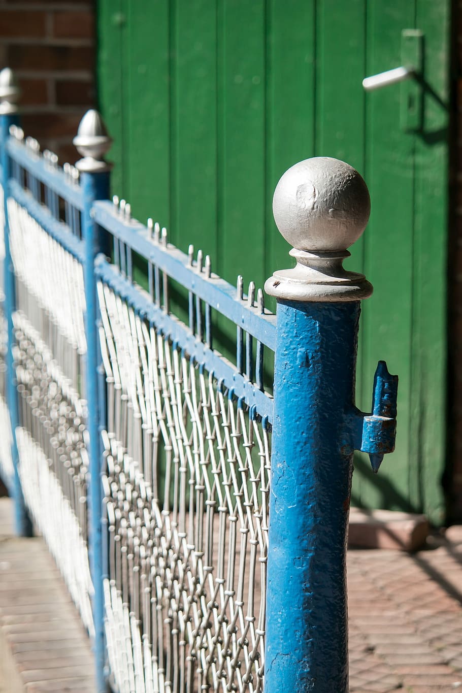 Fence, Knauf, Pile, Post, fence post, door, blue, pillar, day HD wallpaper