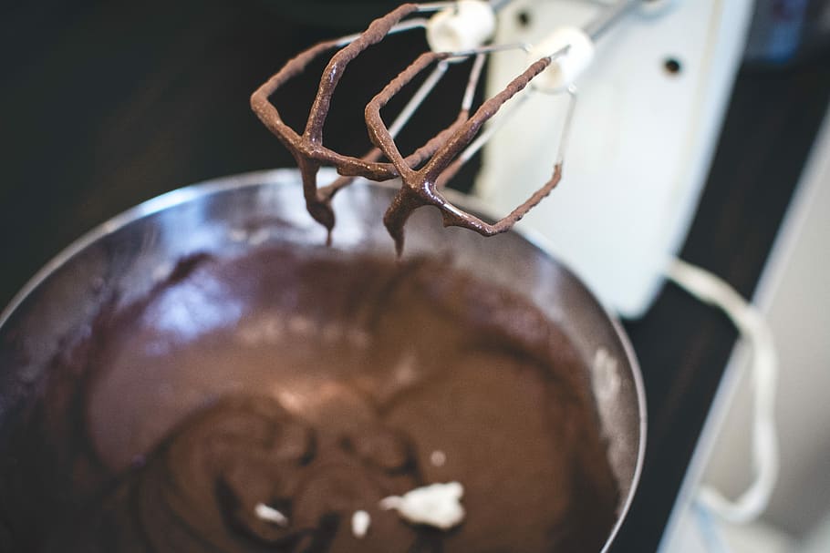 Chocolate dough whisk, cooking, kitchenware, process, food, dessert, HD wallpaper