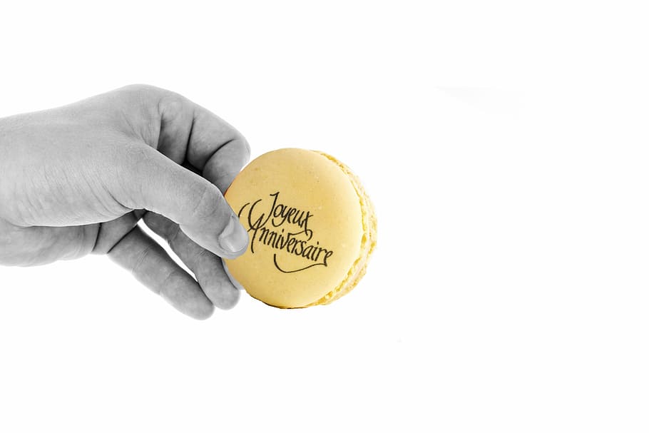 macaroon, personalise, pastry, human hand, human body part HD wallpaper