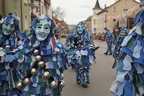 fool, gaugama, fools guild ulm, handset, dressed up, costume HD wallpaper