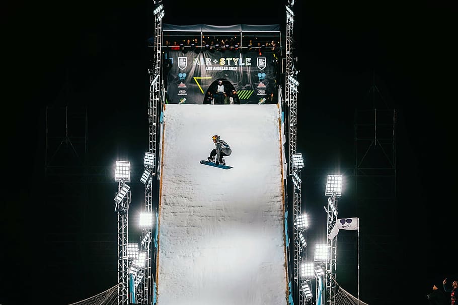 ski board, boarding, snow, winter, lights, evening, night, jumper HD wallpaper