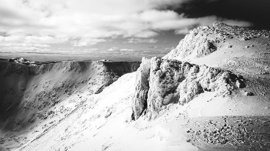 mountain of ice in shallow focus photography, landscape photography of desert HD wallpaper