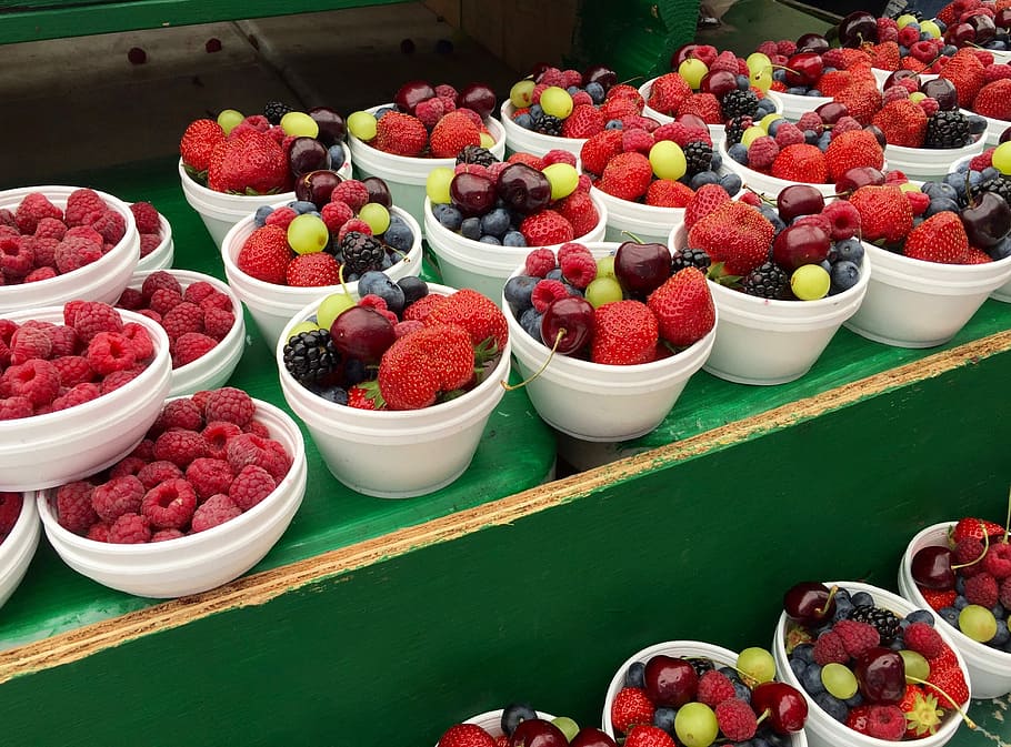 assorted berries in bowls, Fruits, Market, Local, Seasonal, fresh, HD wallpaper