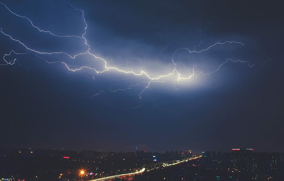 lightning during nightime, lightning, night, sky, skyline, storm HD wallpaper