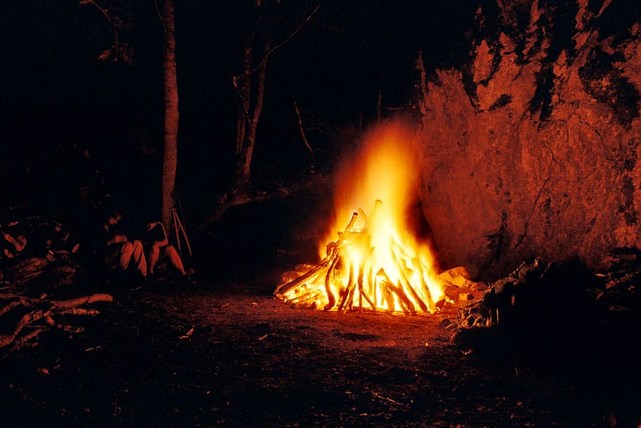 camp fire near people, night, rock, ritual, seminar, wilderness HD wallpaper