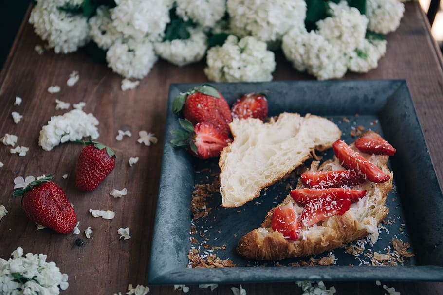 white, flower, plate, bread, red, food, strawberry, food and drink HD wallpaper