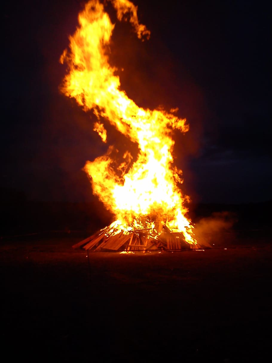 fire, flame, midsummer, wood fire, blaze flame, heiss, burning HD wallpaper
