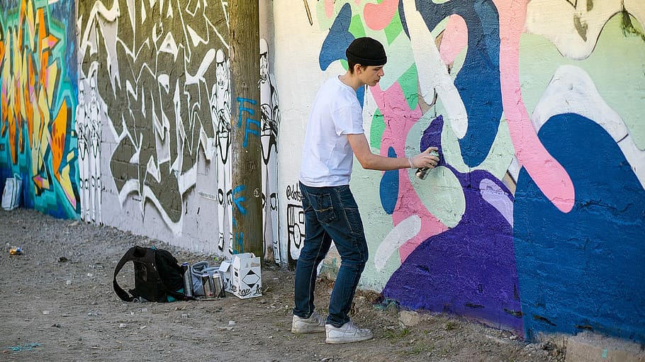 man doing some graffiti art, Painter, Hipster, Adolescent, graffiti painter