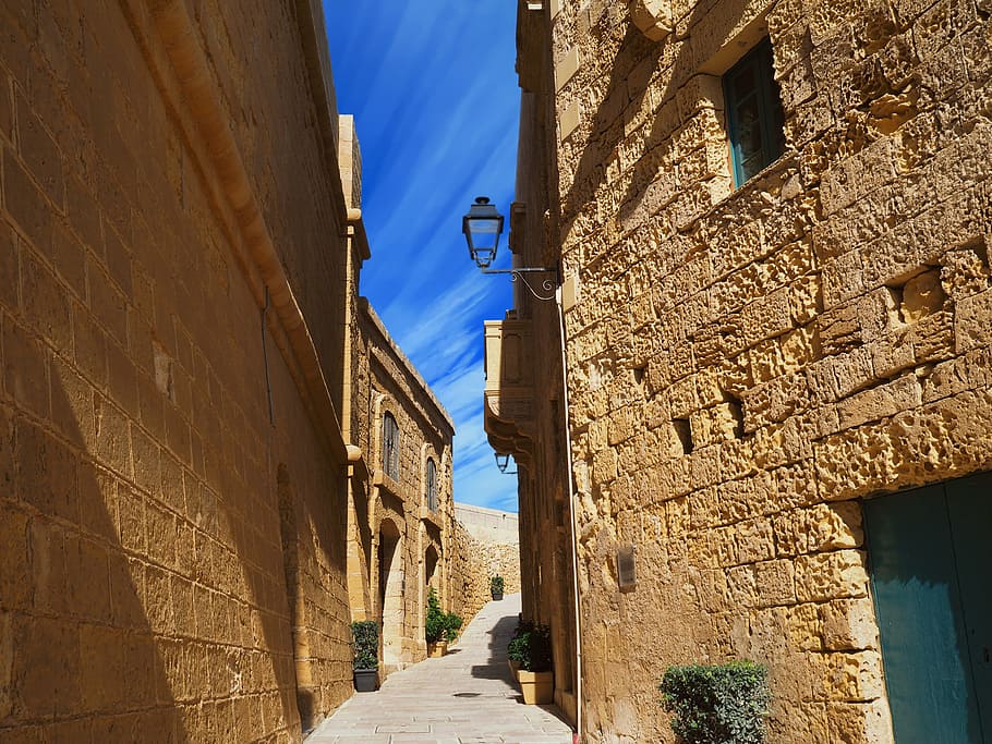 gray pathway between brown buildings, gozo, malta, maltese, valletta, HD wallpaper