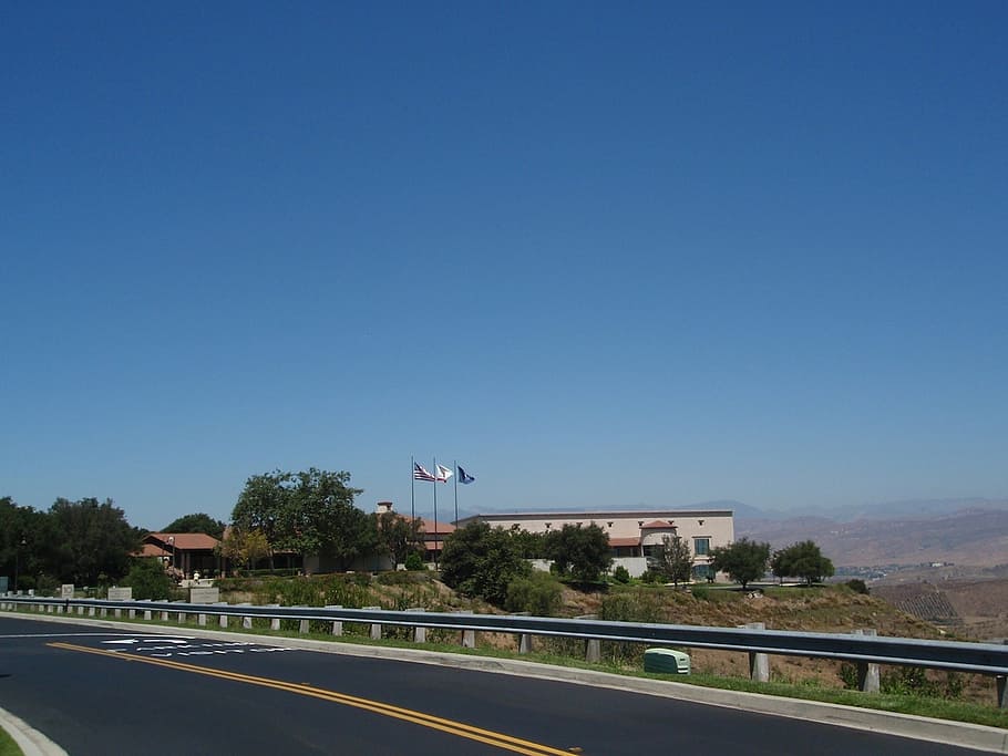 ronald, reagan, library, overview, simi, valley, road, flags HD wallpaper