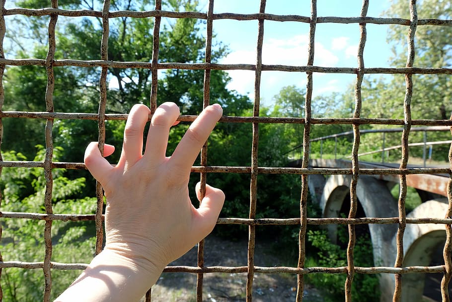 grille, bridge, hand, dom, on the other side, to be, pass, closed HD wallpaper