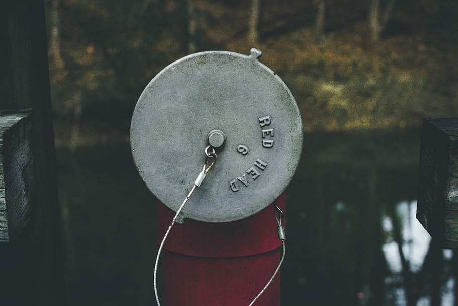 closeup photo of round gray container, selective photo of gray Red Head 6 equipment HD wallpaper
