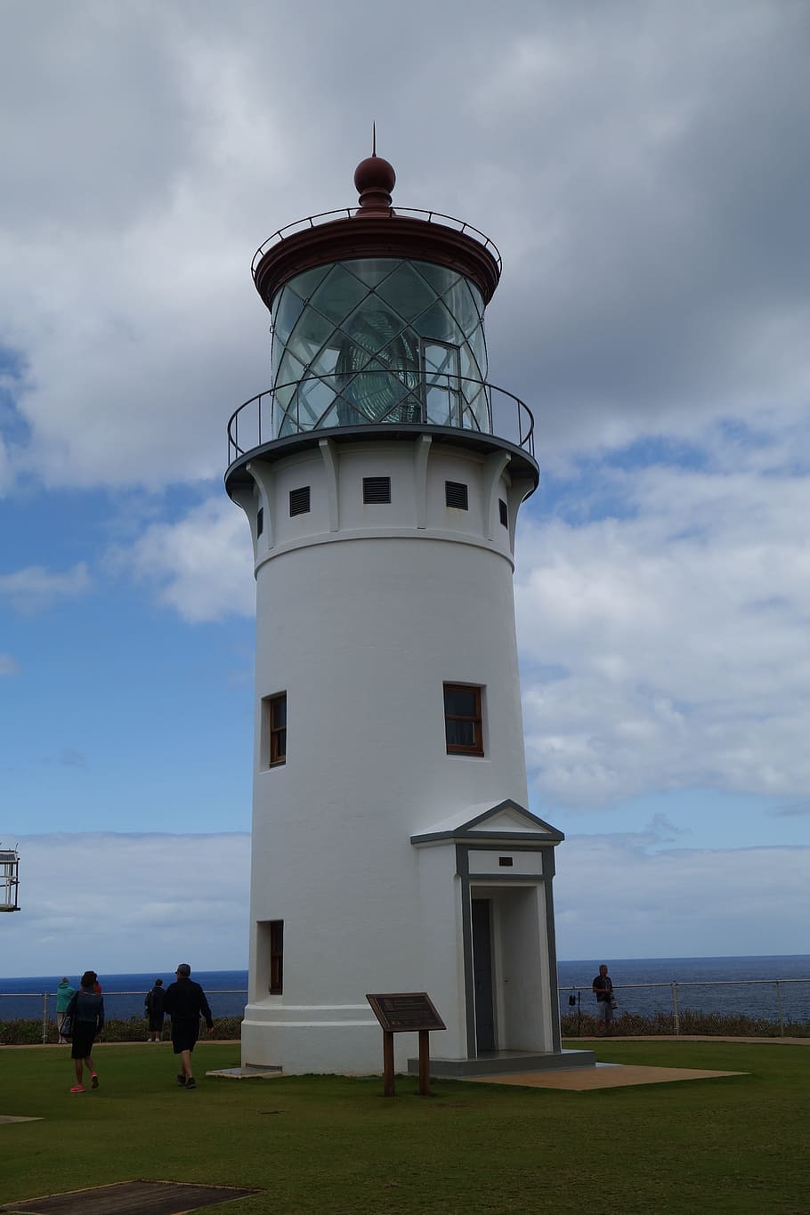 lighthouse, cloudy, sky, cloud - sky, architecture, built structure HD wallpaper