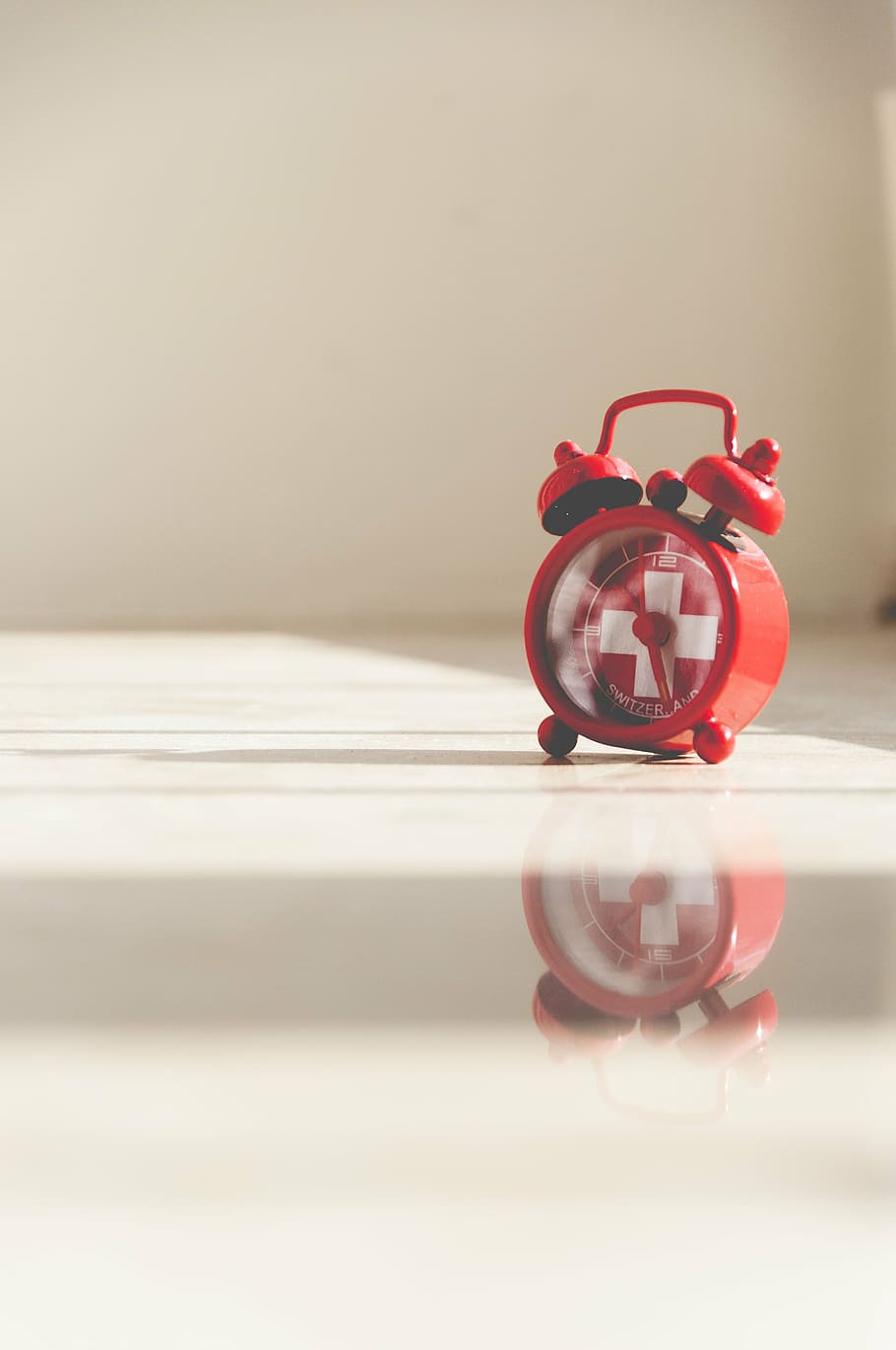 alarm clock, reflection, time, close-up, no people, indoors HD wallpaper