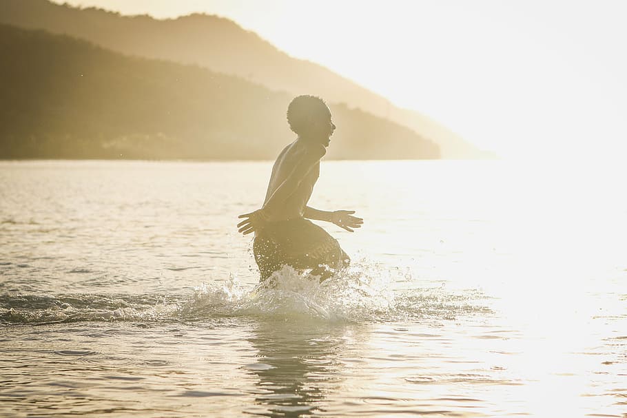 boy running on water during golden time, beach, fun, happy HD wallpaper