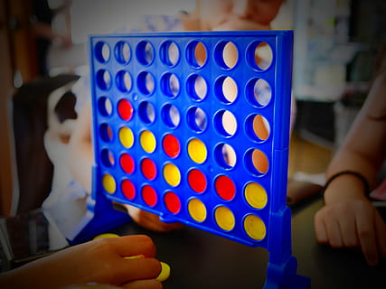 games, friends, activity, fun, leisure, happy friends, connect four HD wallpaper