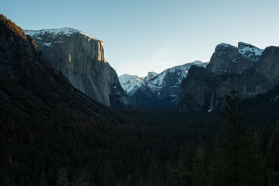 landscape photography of gray rocky mountains, Half Dome, Yosemite National Park HD wallpaper