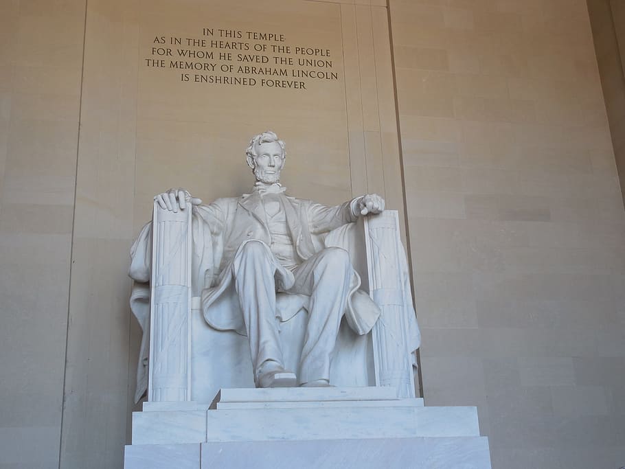 man sitting on armchair statue, lincoln, memorial, abraham lincoln