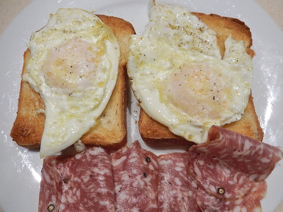 fried eggs, salami, peppered, toast, breakfast, food, food and drink HD wallpaper