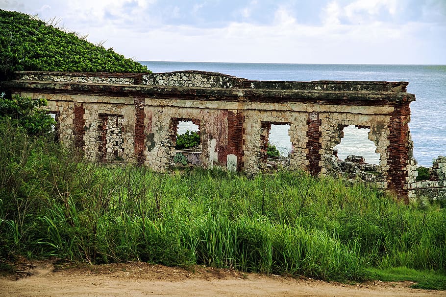 ruins beside sea at daytime, old, wall, brick, aged, structure HD wallpaper