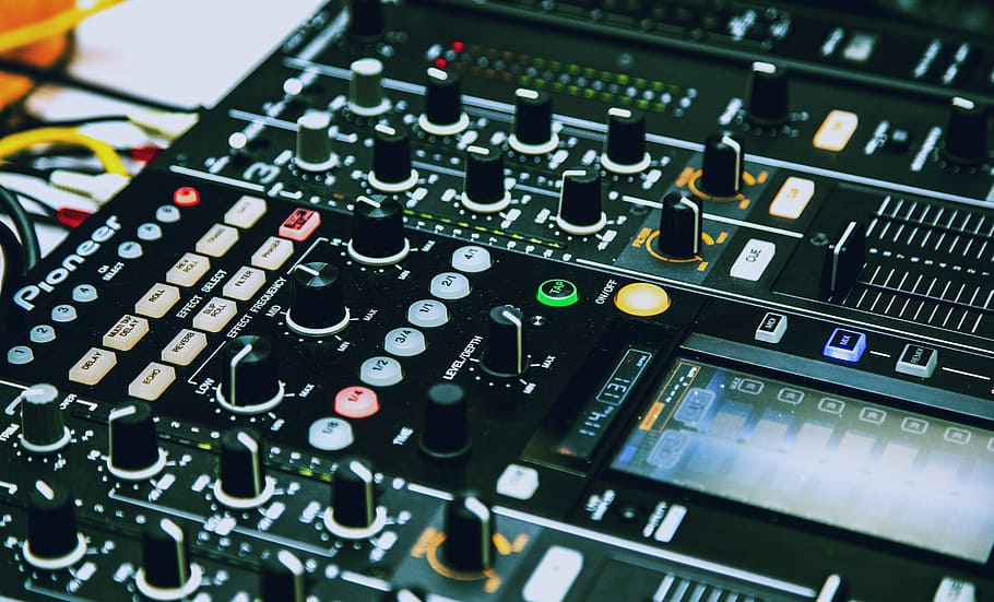black audio mixer, close-up photography of audio mixer, machine HD wallpaper