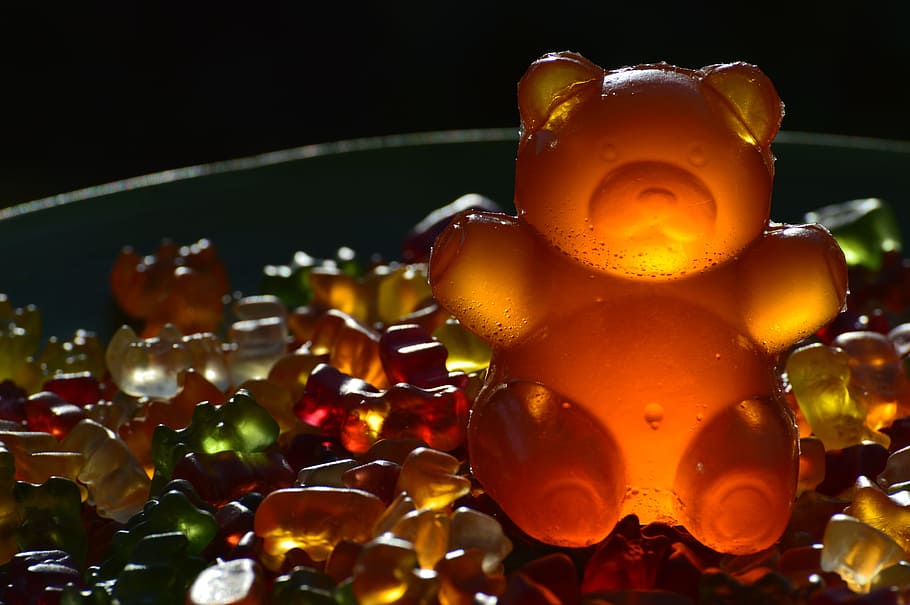 Online Crop | HD Wallpaper: Giant Rubber Bear, Gummibär, Gummibärchen ...