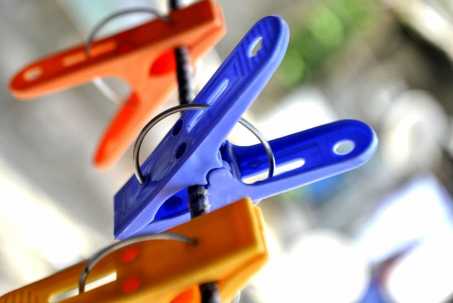 clothesline, pin, clips, close-up, blue, orange, clothespin, HD wallpaper