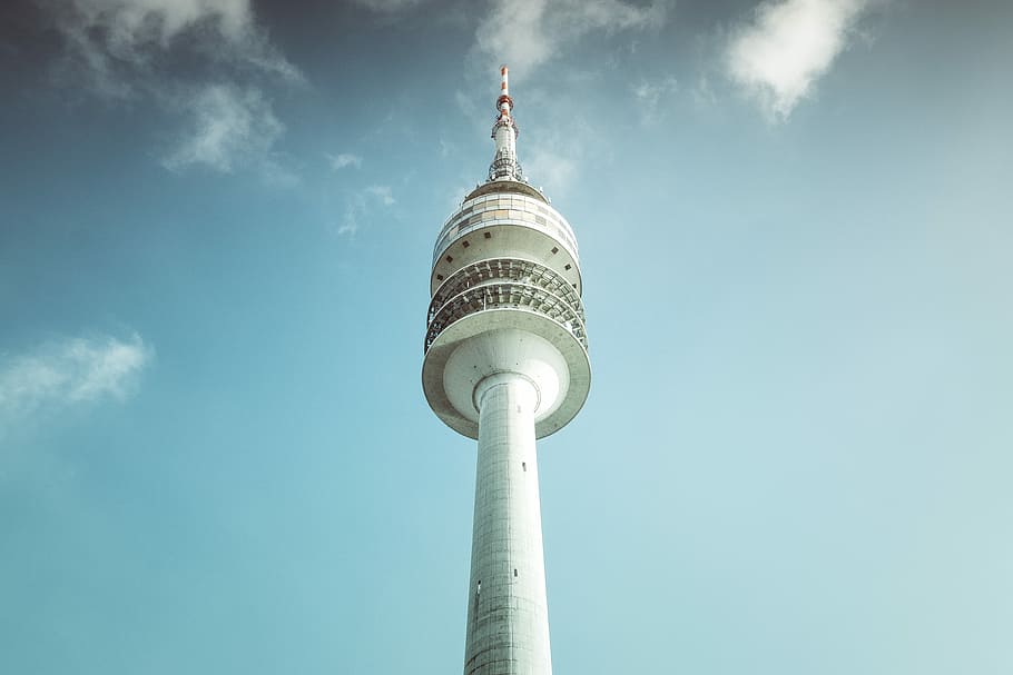 landscape photography fo white concrete tower, low angle photo of CN Tower HD wallpaper