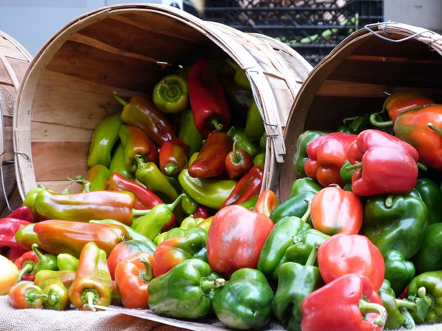 pepper, red, green, baskets, vegetable, market, food, food and drink HD wallpaper