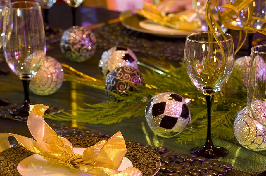 christmas, table setting, celebration, dinner, gold, holiday HD wallpaper