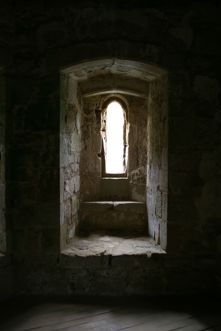 photo of ancient structure window, Archer, Archery, Arrow, Britain, HD wallpaper