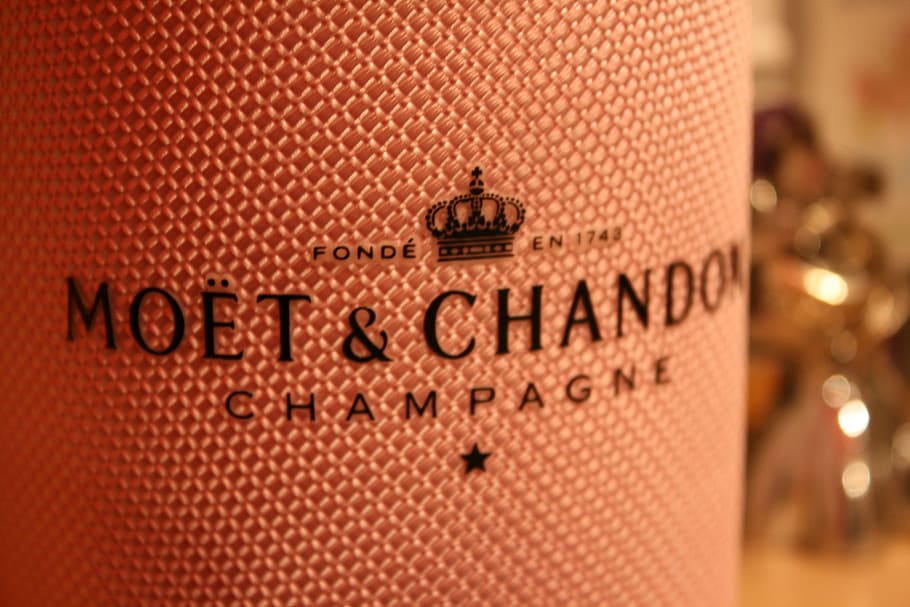 Moet & Chandon Champagne bottle, noble, luxury, drink, benefit from, HD wallpaper