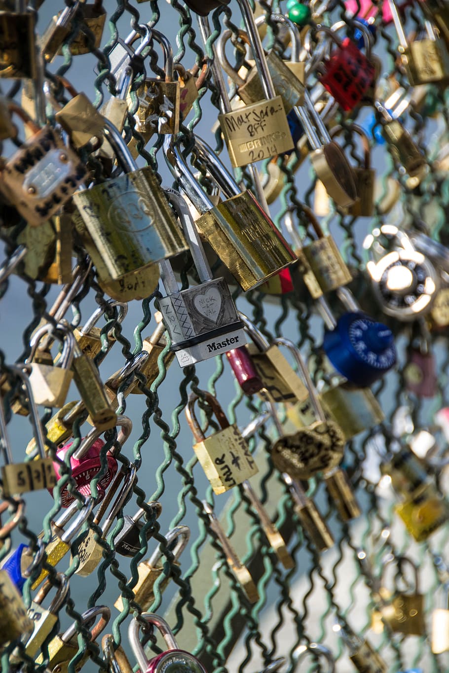 Castles, Grid, Padlock, Love, love castle, love locks, love symbol HD wallpaper