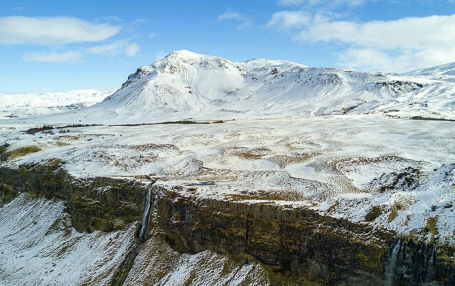 aerial view of snowy mountain, snowy mountain under blue sky HD wallpaper