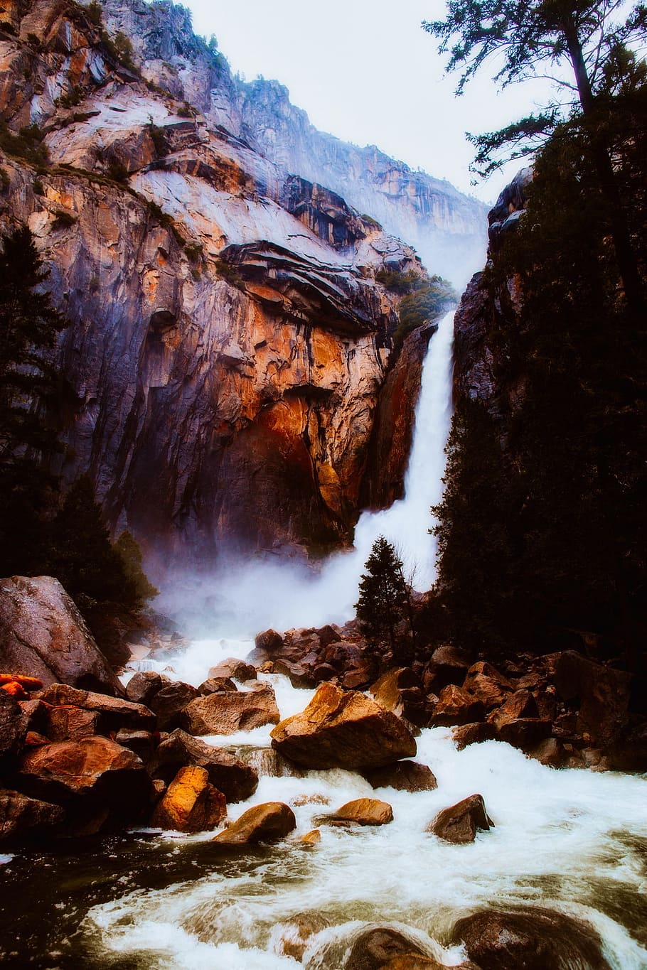waterfalls between two rock formations, mountains, rocks, stones HD wallpaper