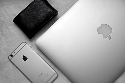 Close-up of Apple Products, business, cellphone, close -up, computer HD wallpaper