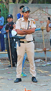 police, constable, officer, cop, uniform, policeman, security HD wallpaper