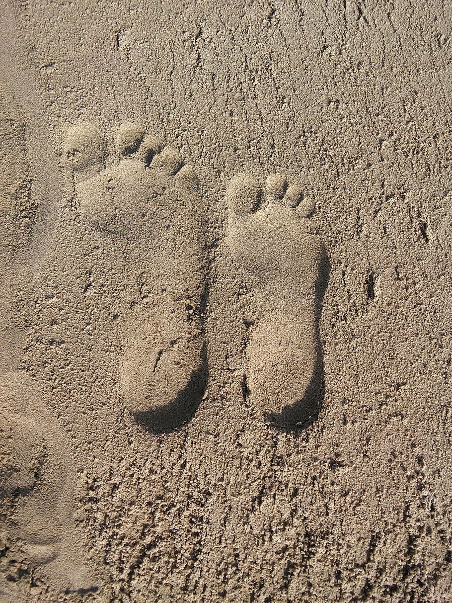 two foot marks on shore, sand, beach, footprint, texture, sea HD wallpaper