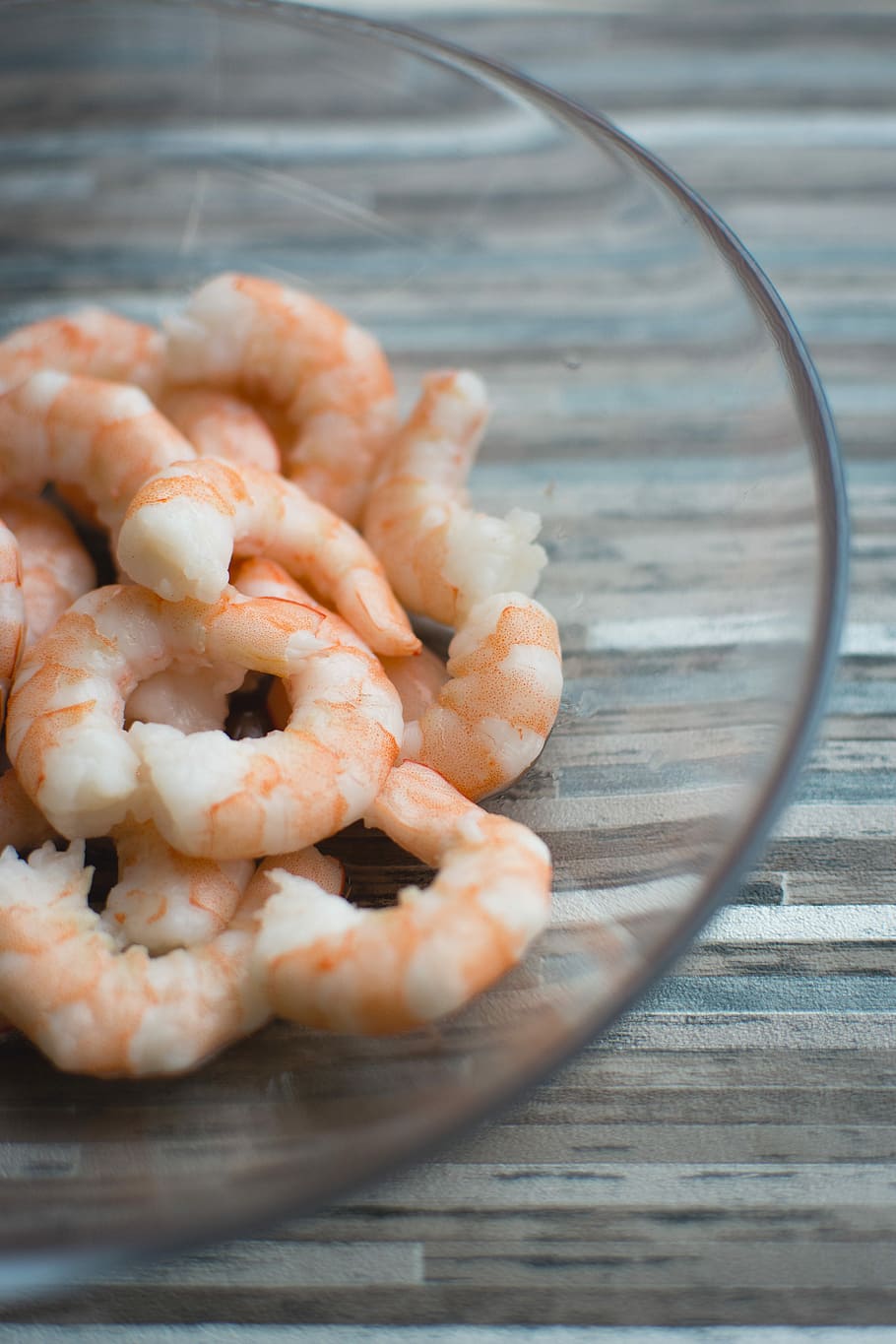 Unfrozen peeled shrimp, close up, shrimps, food, seafood, prawn
