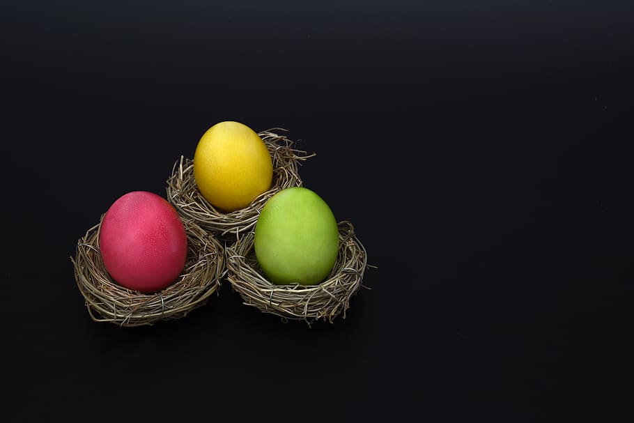 three yellow, green, and pink eggs, easter nest, easter eggs HD wallpaper