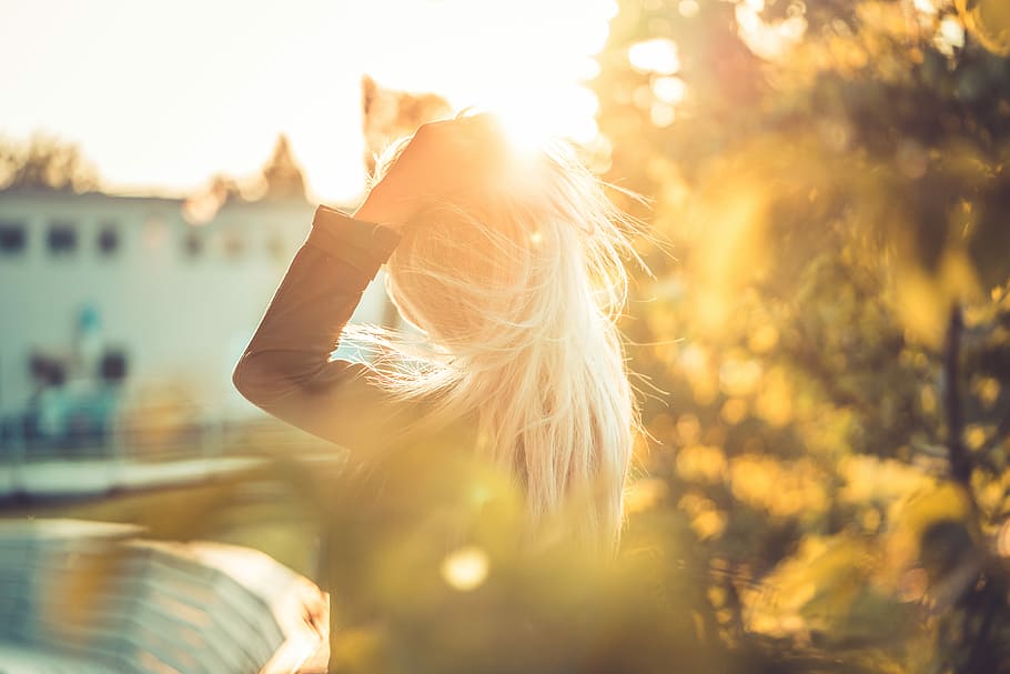 Young Woman Emotionally Touching Her Hair, alone, blonde, emotions HD wallpaper